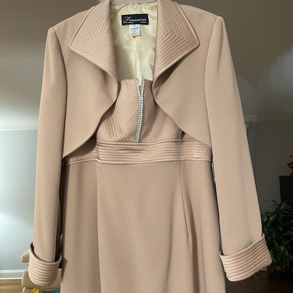 Franscara Beker Toronto tan satin special occasion formal gown & jacket - Picture 6 of 10